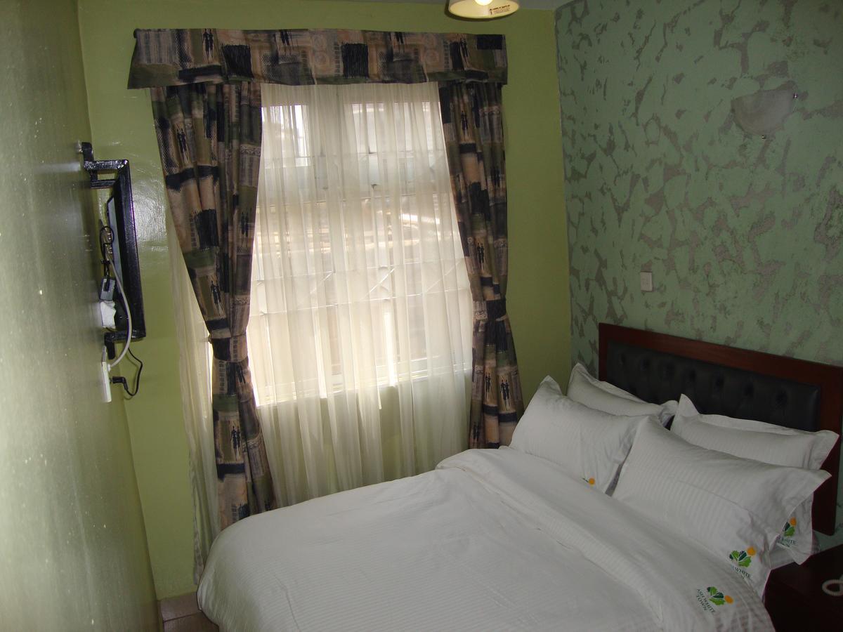 Ash White Hotel Найроби Экстерьер фото
