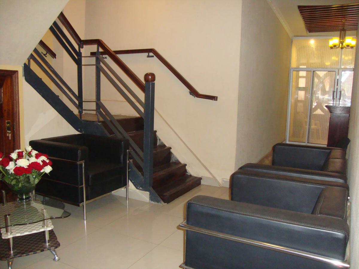 Ash White Hotel Найроби Экстерьер фото