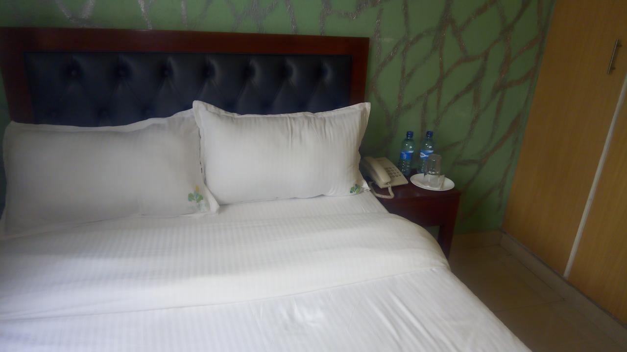 Ash White Hotel Найроби Экстерьер фото