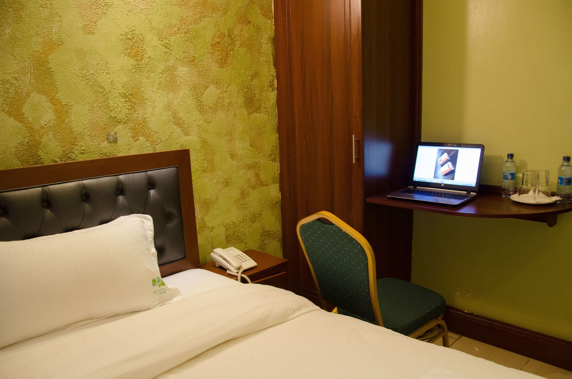 Ash White Hotel Найроби Экстерьер фото