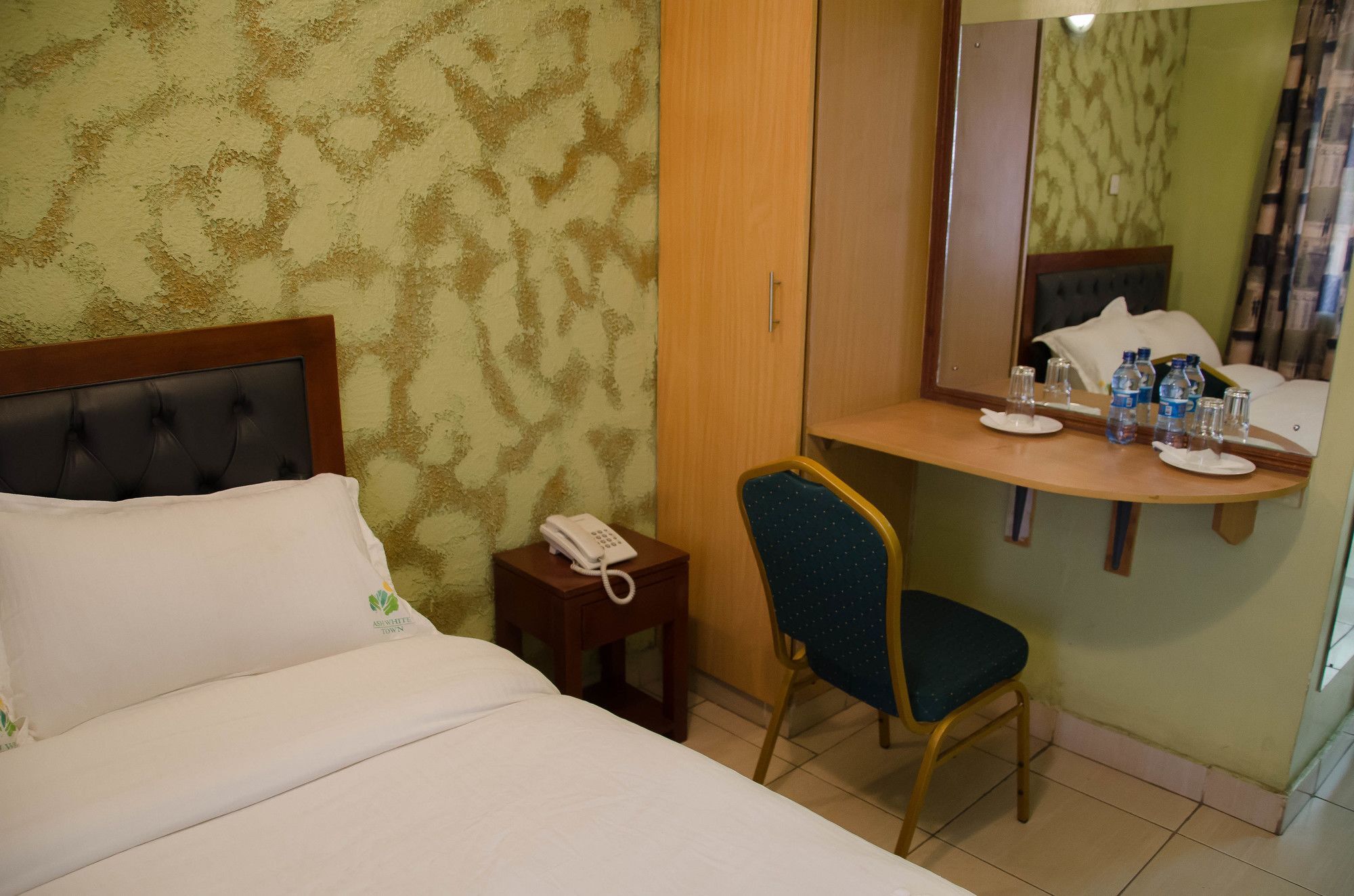 Ash White Hotel Найроби Экстерьер фото